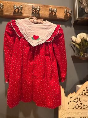 Vintage 90s Carrousel Girls Dress Red Calico Lace Yoke Heart Cottagecore Size 6x